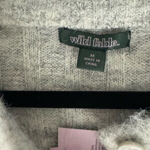 Wild Fable Light Heathered Gray Top